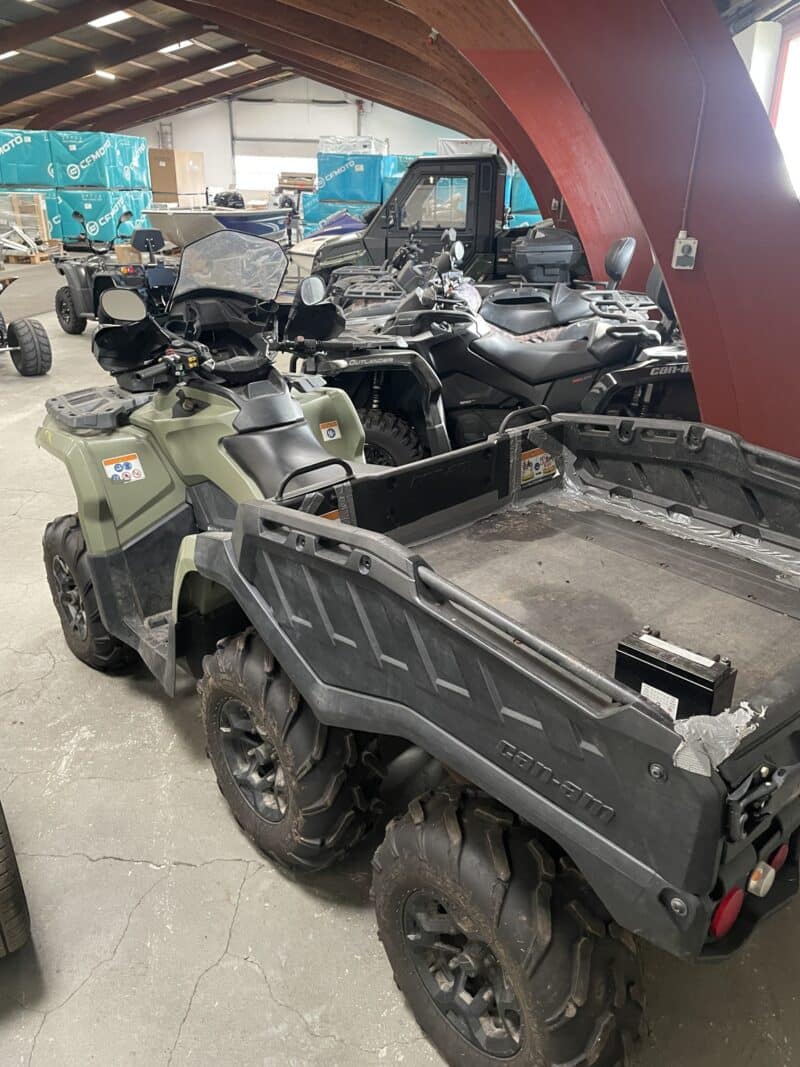 Traktor CAN-AM 1000 6x6 Outlander - Image 3